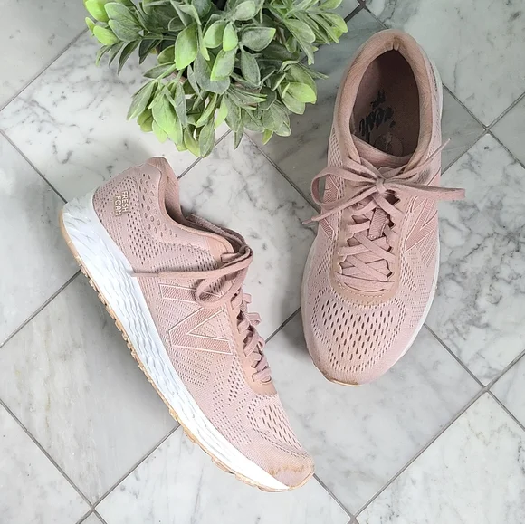 New Balance Fresh Foam Arishi Running Shoe Sneakers Pink 9.5 - Picture 1 of 9